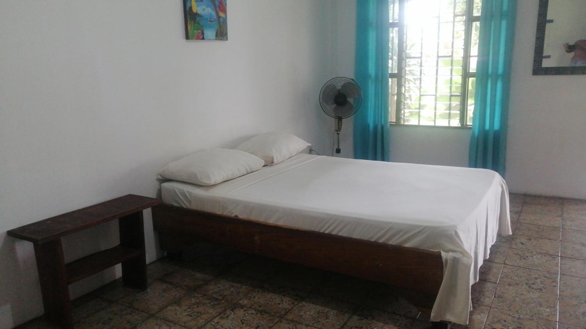 Rooms Palmeras Cahuita Eksteriør bilde