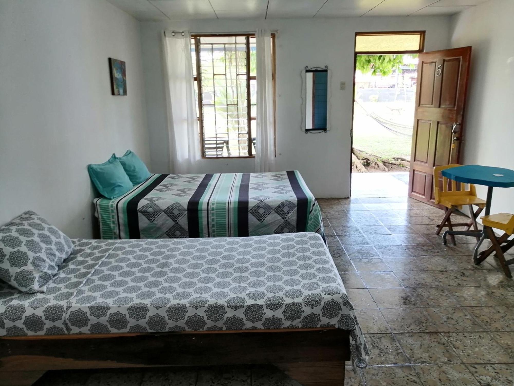 Rooms Palmeras Cahuita Eksteriør bilde